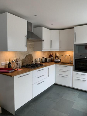 Wonderful Home and parking, pets allowed